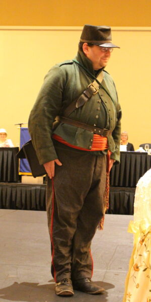 Alex Dale wearing a Fort Malden uniform from the early 1800s